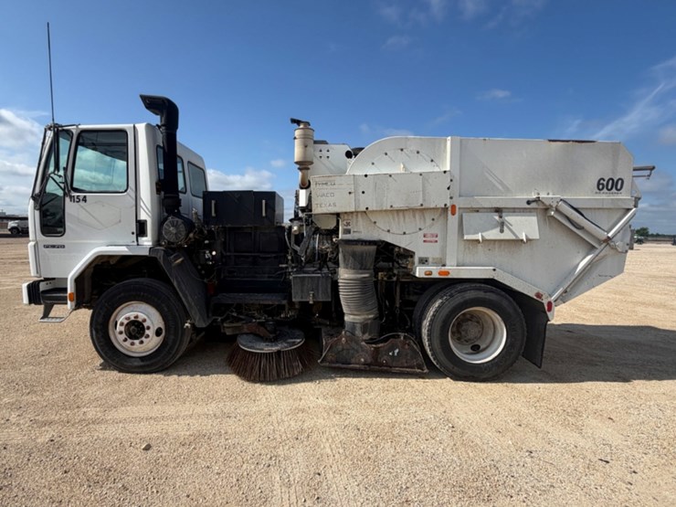 2000-freightliner-fc70-image-8