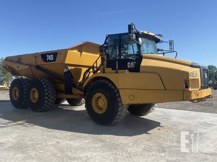 2019-caterpillar-745-image-7