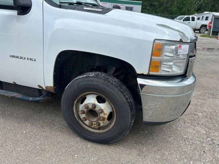 2012-chevrolet-silverado-3500hd-image-49