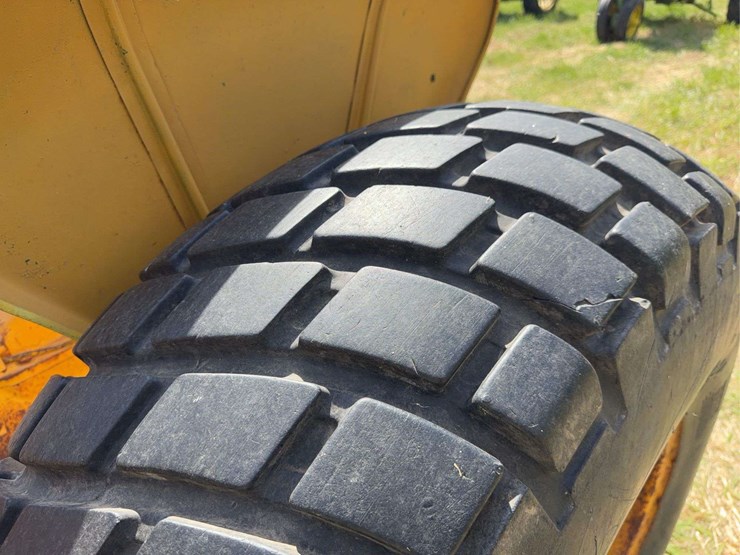 john-deere-400-image-12