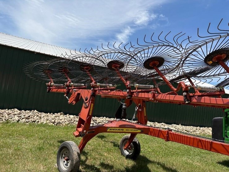 pequea-hrm-cr12-12-wheel-rake-image-6