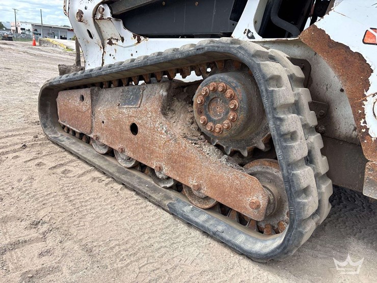 2014-bobcat-t590-image-28