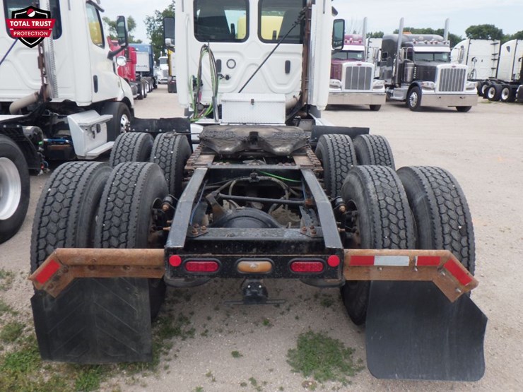 2019-freightliner-cascadia-116-image-8