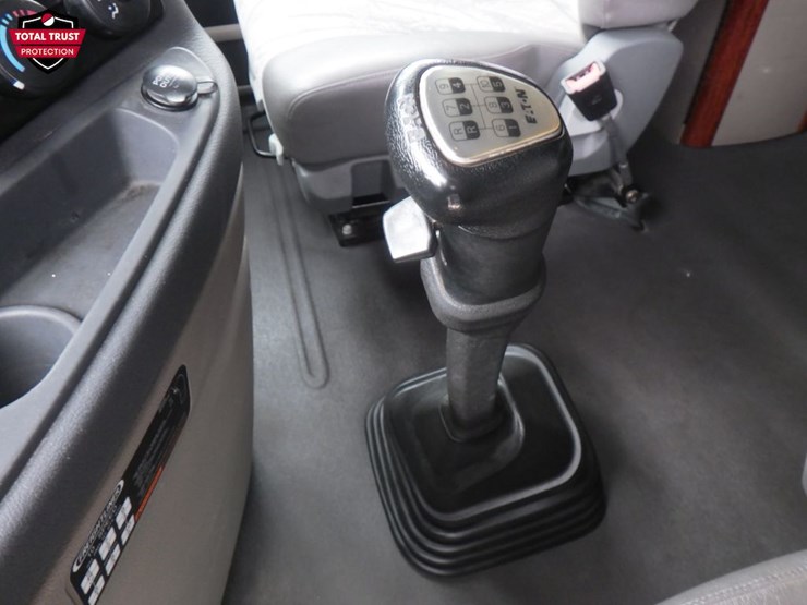 2019-freightliner-cascadia-125-image-20