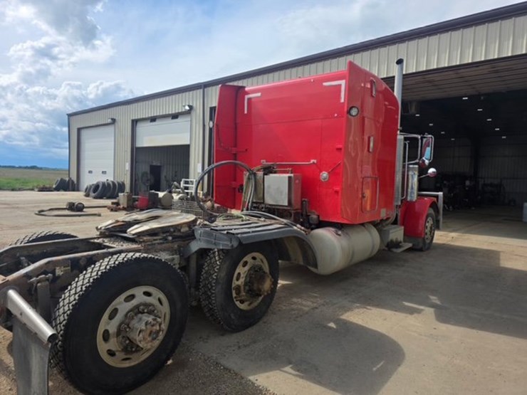 2007-peterbilt-379-image-4