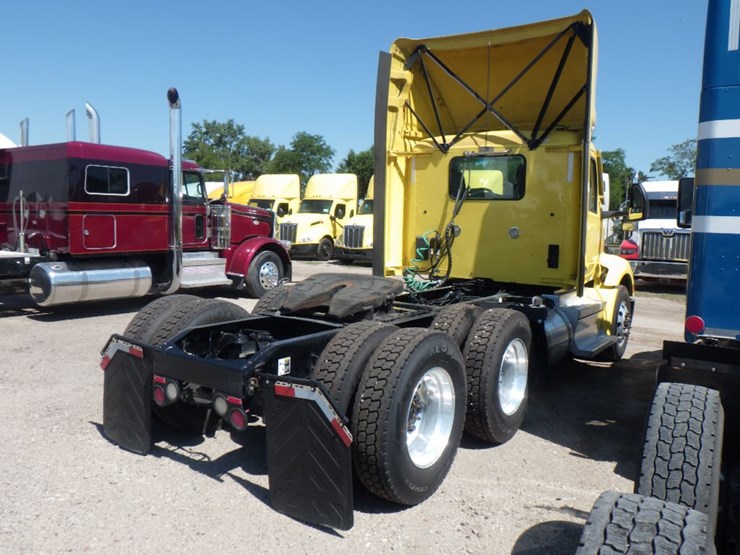2022-peterbilt-579-image-7