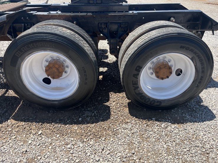 2012-kenworth-t800-image-9