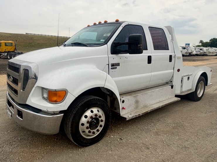 2005-ford-f650-image-1