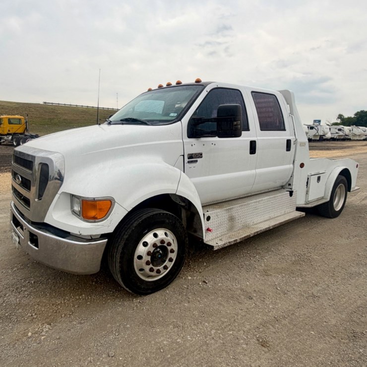 2005 FORD F650
