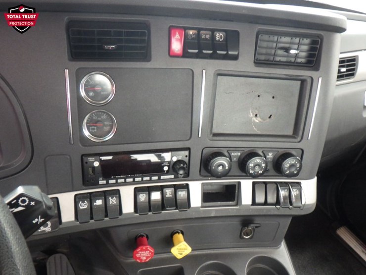 2024-kenworth-t680-image-17