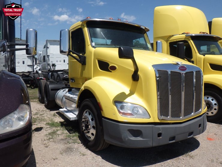 2020-peterbilt-579-image-3