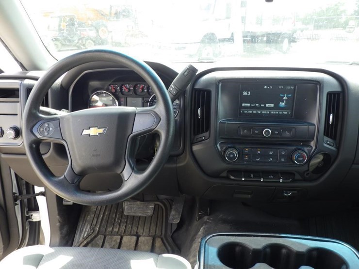 2018-chevrolet-1500-image-9