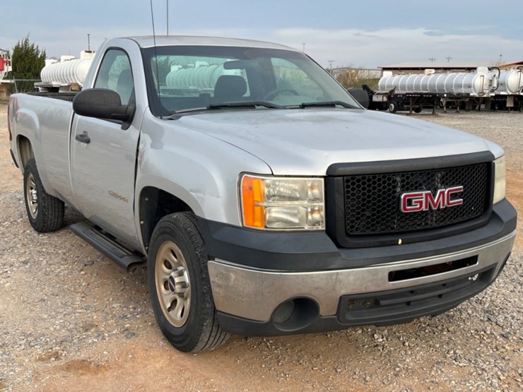 2010-gmc-sierra-1500-image-3