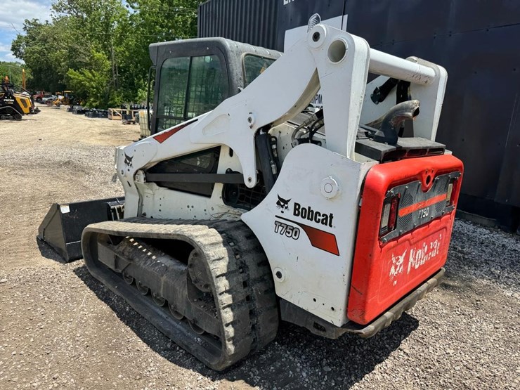 2017-bobcat-t750-image-4