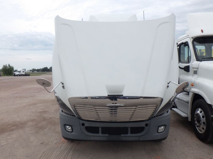 2018-freightliner-cascadia-125-image-22