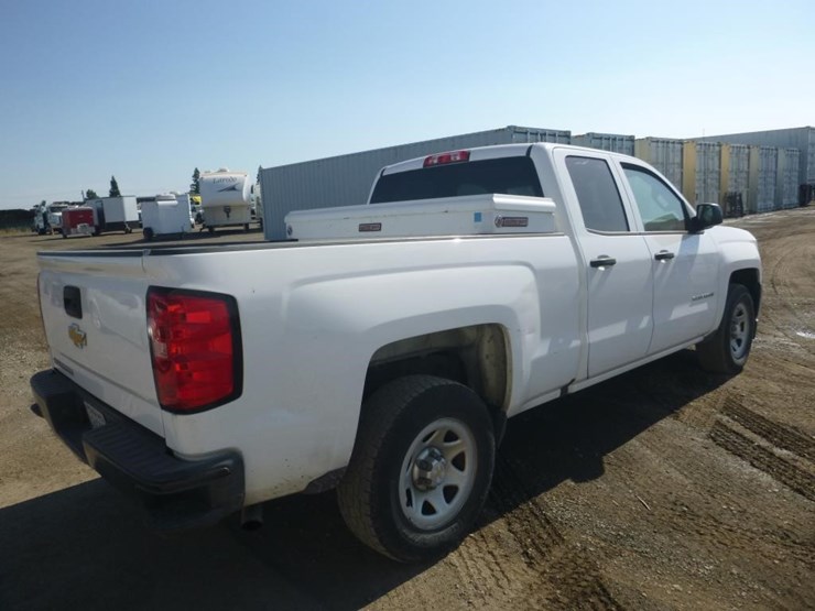 2016-chevrolet-1500-image-3
