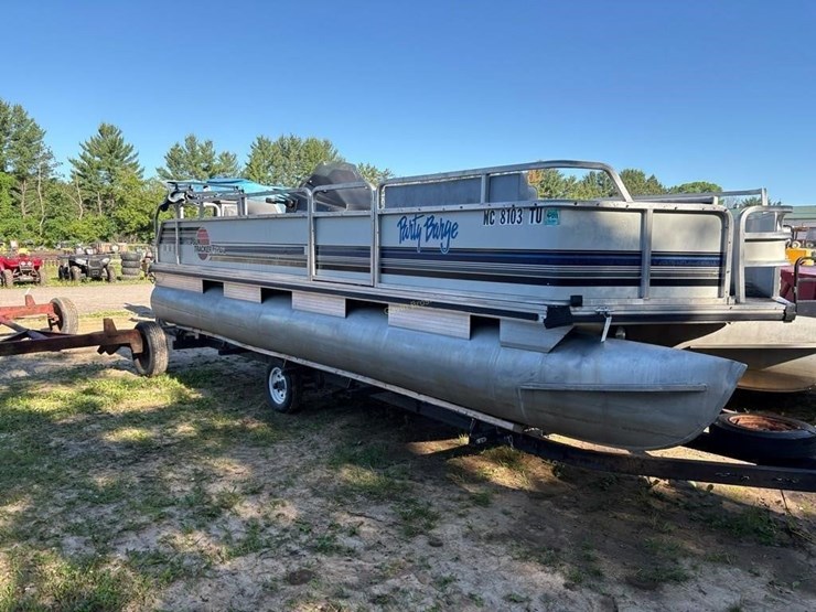 sun-tracker-21dl-pontoon-boat-image-5