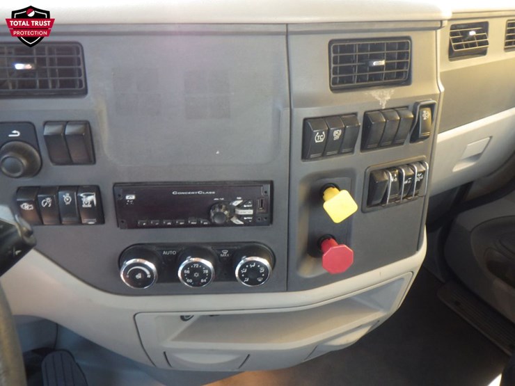 2020-peterbilt-579-image-17