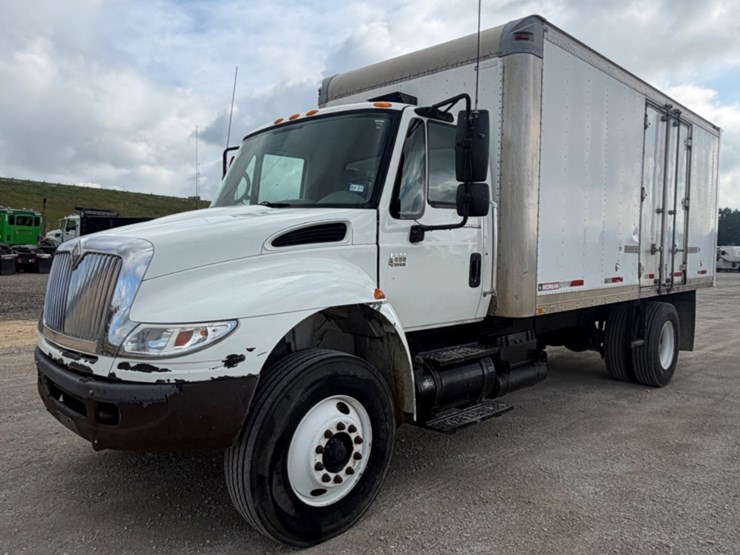 2008-international-durastar-4400-image-1