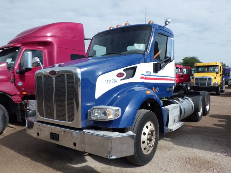 2016-peterbilt-567-image-1