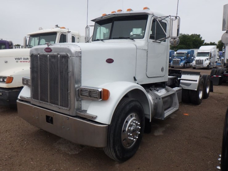 2000-peterbilt-378-image-1