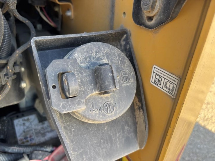 caterpillar-299d2-image-36