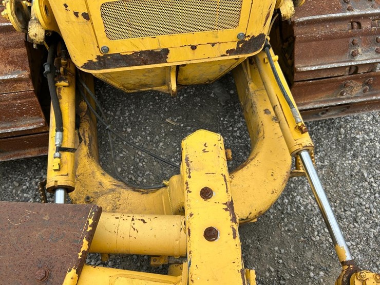 2016-komatsu-d39px-24-image-10