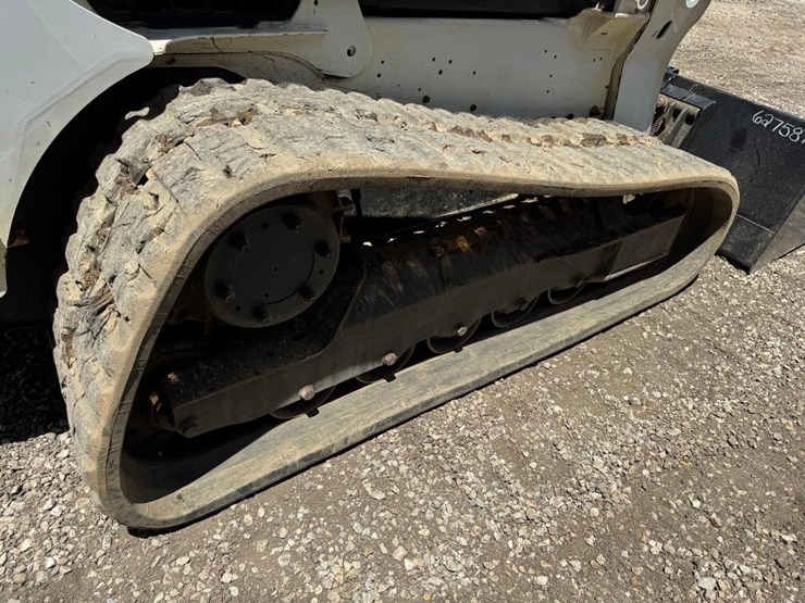 2017-bobcat-t750-image-18