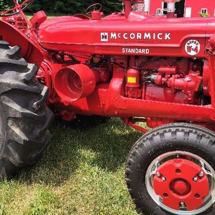 1953 McCormick-Deering Super W4 Wheatland Gas