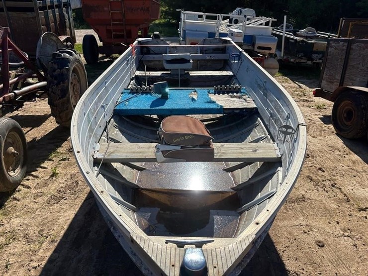1970-star-craft-14'-aluminum-boat-w/trailer-image-4