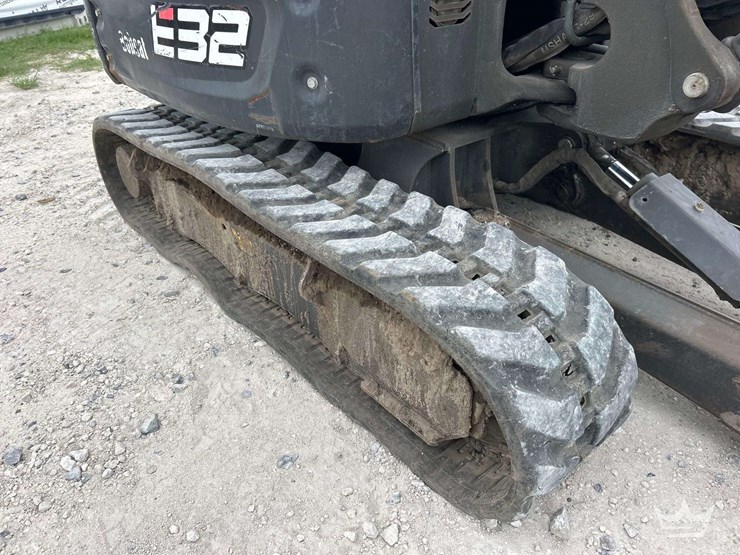 2019-bobcat-e32i-image-32