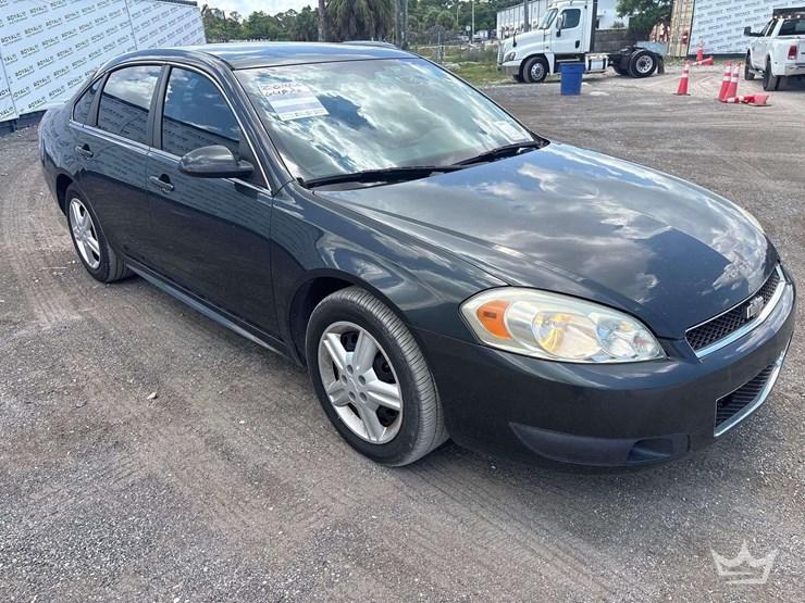 2014-chevrolet-impala-sedan-image-2