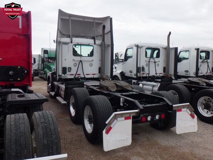 2024-kenworth-t680-image-11