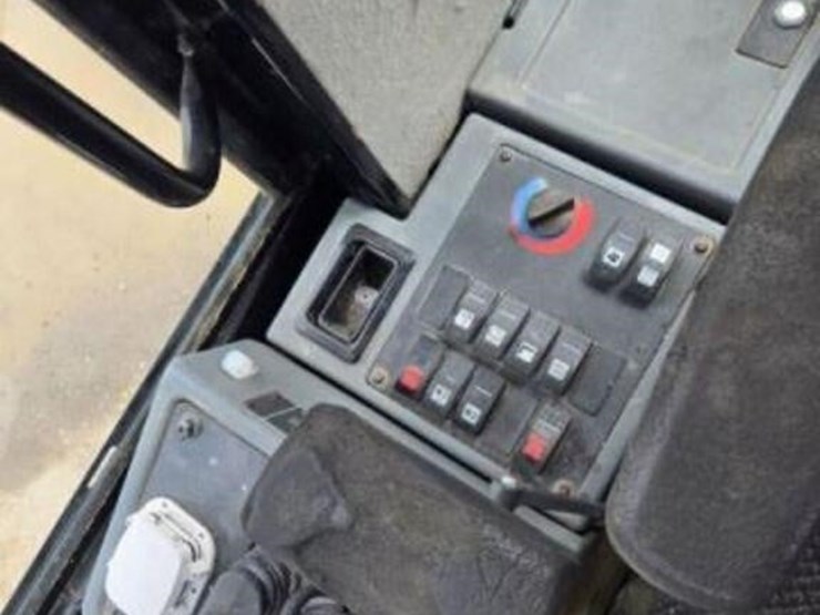2010-caterpillar-924h-image-32