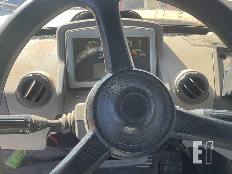 2019-caterpillar-745-image-17