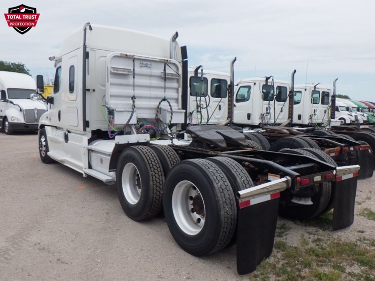 2019-freightliner-cascadia-125-image-14