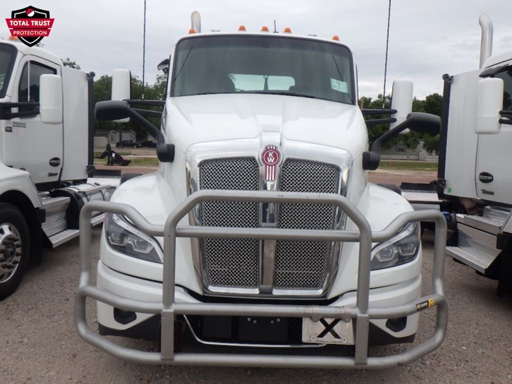 2024-kenworth-t680-image-2