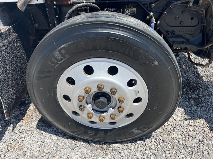 2012-kenworth-t800-image-14