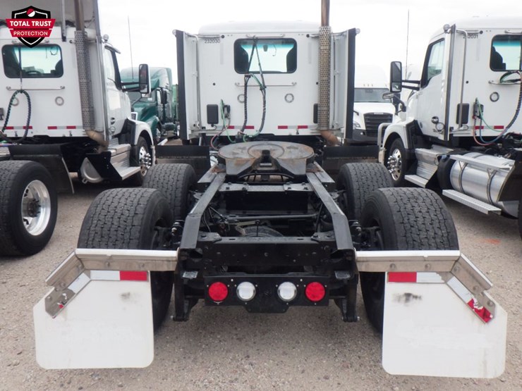2024-kenworth-t680-image-8