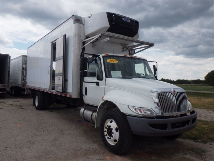 2018-international-durastar-4300-image-3