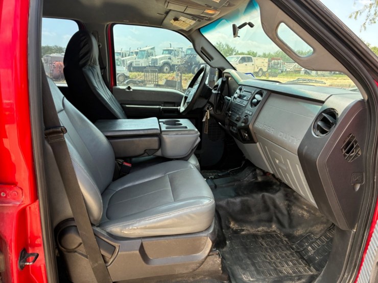 2016-ford-f550-image-8