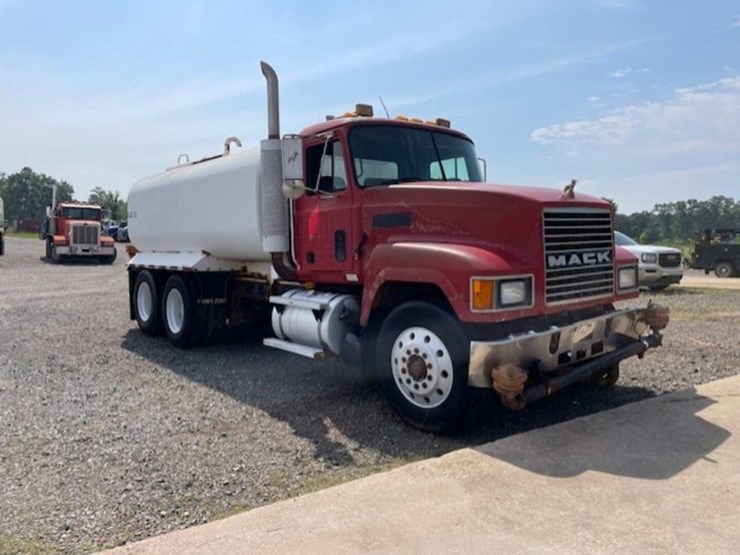 1999-mack-ch613-image-2