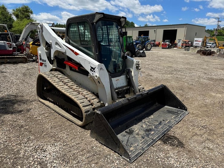 2017-bobcat-t750-image-8