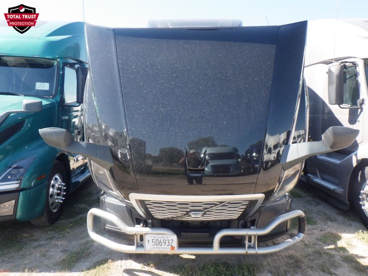 2023-volvo-vnl860-image-22
