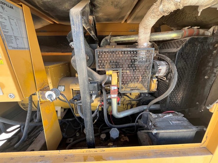 2006-caterpillar-d604s-generator-image-2