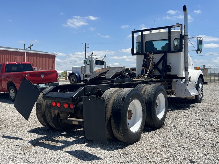 2012-kenworth-t800-image-5