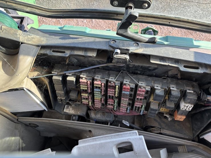 john-deere-6420-image-41