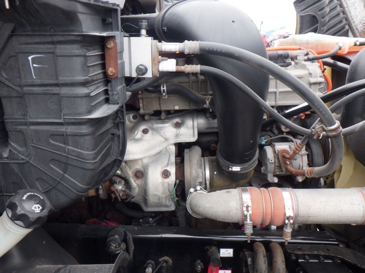 2018-freightliner-cascadia-125-image-22