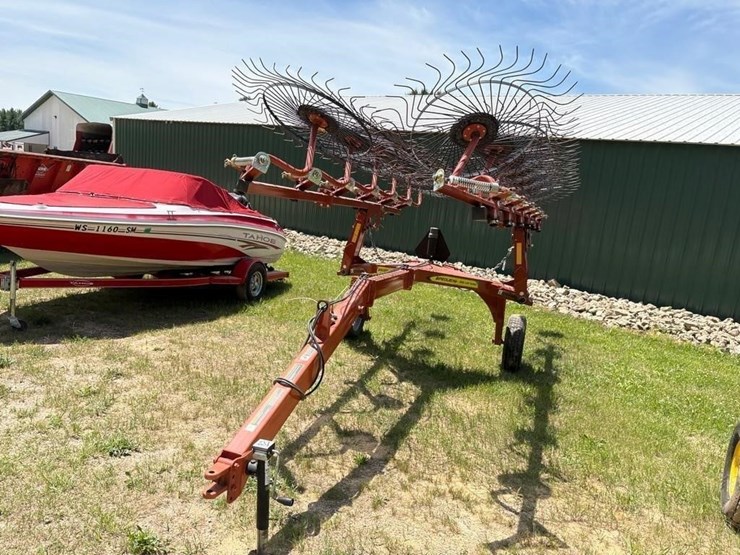 pequea-hrm-cr12-12-wheel-rake-image-1