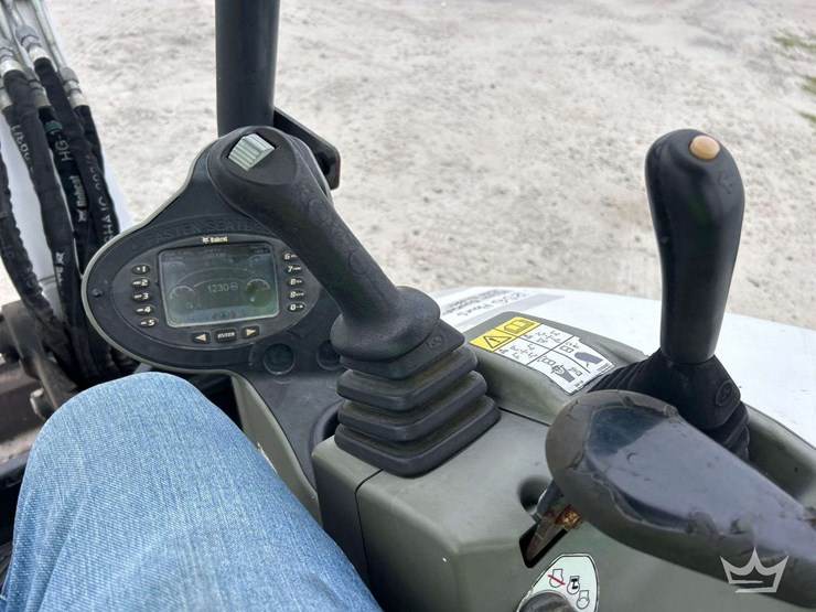 2019-bobcat-e32i-image-16